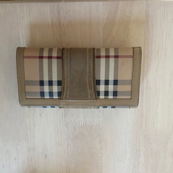Burberry women wallet. - Picture 2 of 3